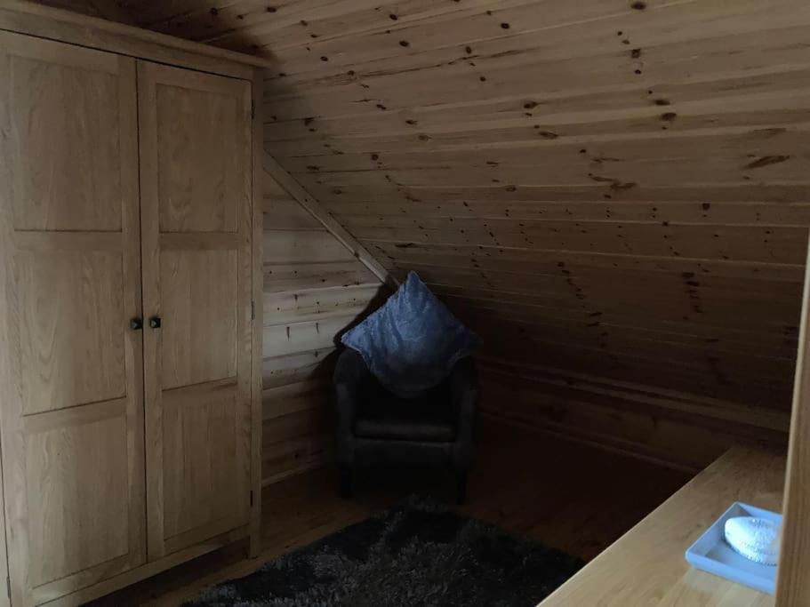 Red Squirrel Log Cabin With Hot Tub Keith Exteriör bild