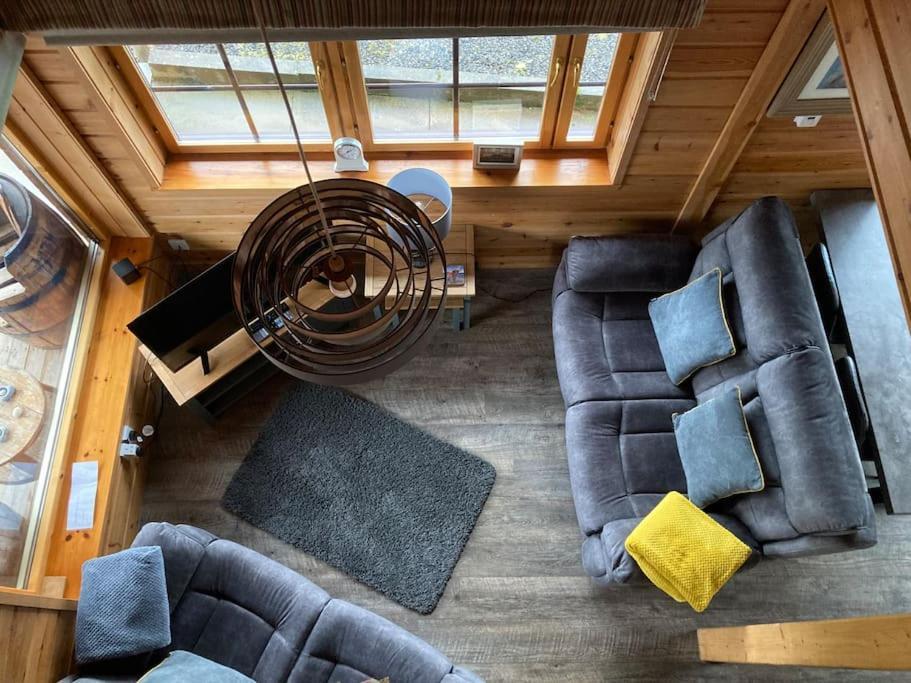 Red Squirrel Log Cabin With Hot Tub Keith Exteriör bild